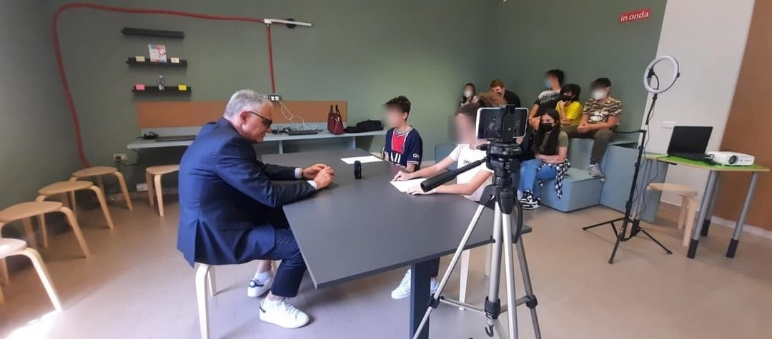 Intervista_al_Sindaco_Milia_da_parte_degli_alunni_di_via_Portogallo.jpg